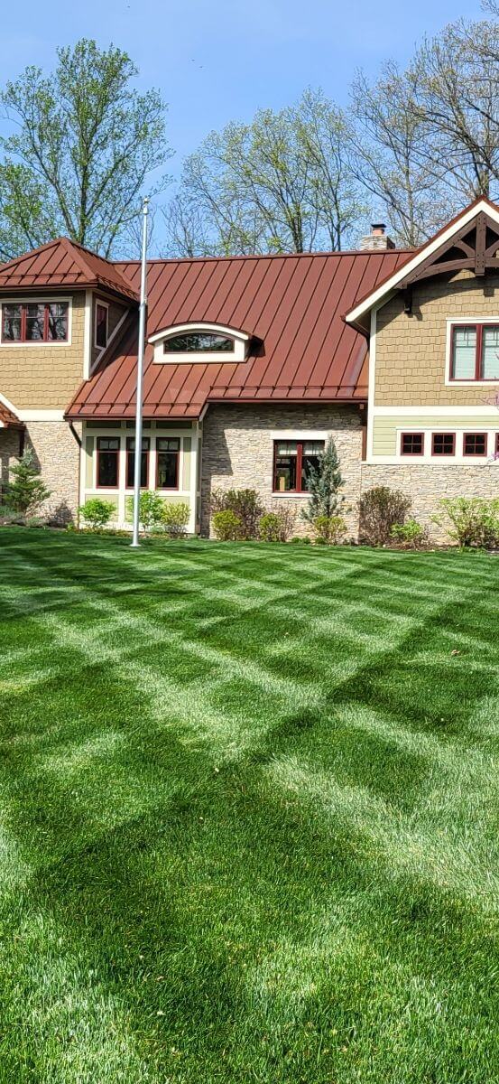 A beautifully mowed lawn by Anthony's Lawncare